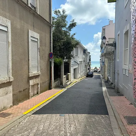Aux Sables-d'olonne, Pres De La - Fr-1-197-600 *